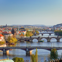 Vista di Praga e dei ponti