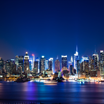 Skyline notturno di Manhattan a New York
