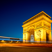 Arco di Trionfo a Parigi di notte