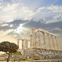 Il tempio di Poseidone dal basso