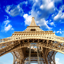 Vista dal basso della Tour Eiffel