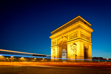 Arco di Trionfo a Parigi di notte