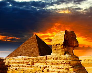 Piramide e sfinge al tramonto