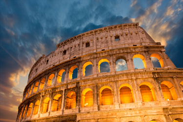 Colosseo illuminato