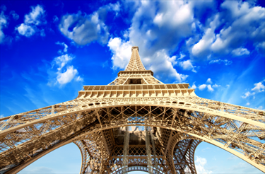 Vista dal basso della Tour Eiffel