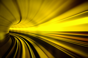 Tunnel di luce giallo