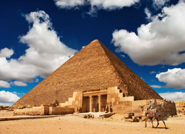 Vista di piramide egizia